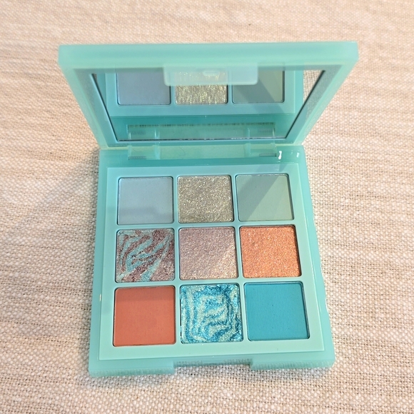 HUDA BEAUTY Pastels Mint Mini Palette - NEW - Picture 2 of 11